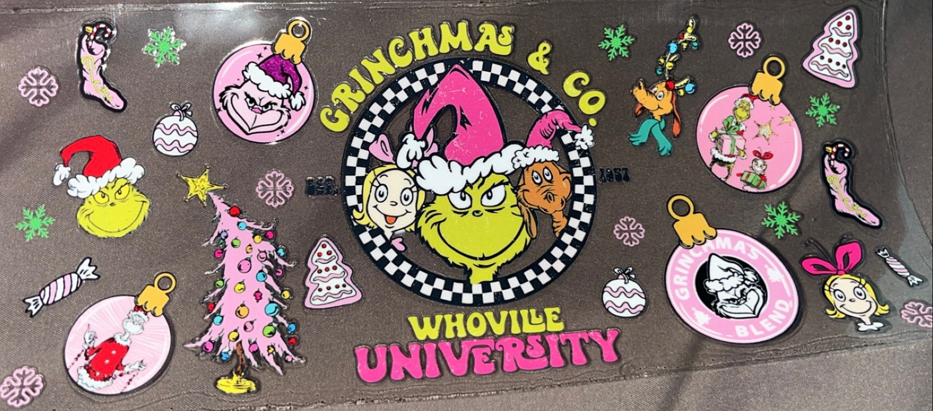 Cindy lou who and the Grinch in a ornament