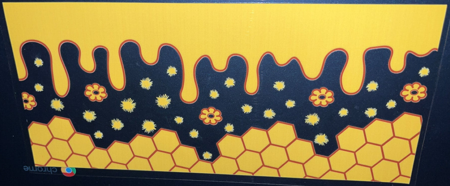 Honeycomb honey and flowers